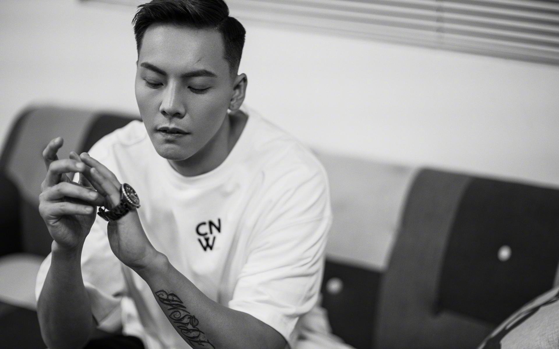 开云esports-《粉丝互动：线上线下粉丝盛会精彩纷呈》，粉丝线下活动策划